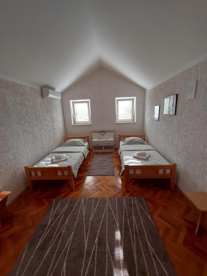 트레빈예 Apartman Kovac 아파트 외부 사진