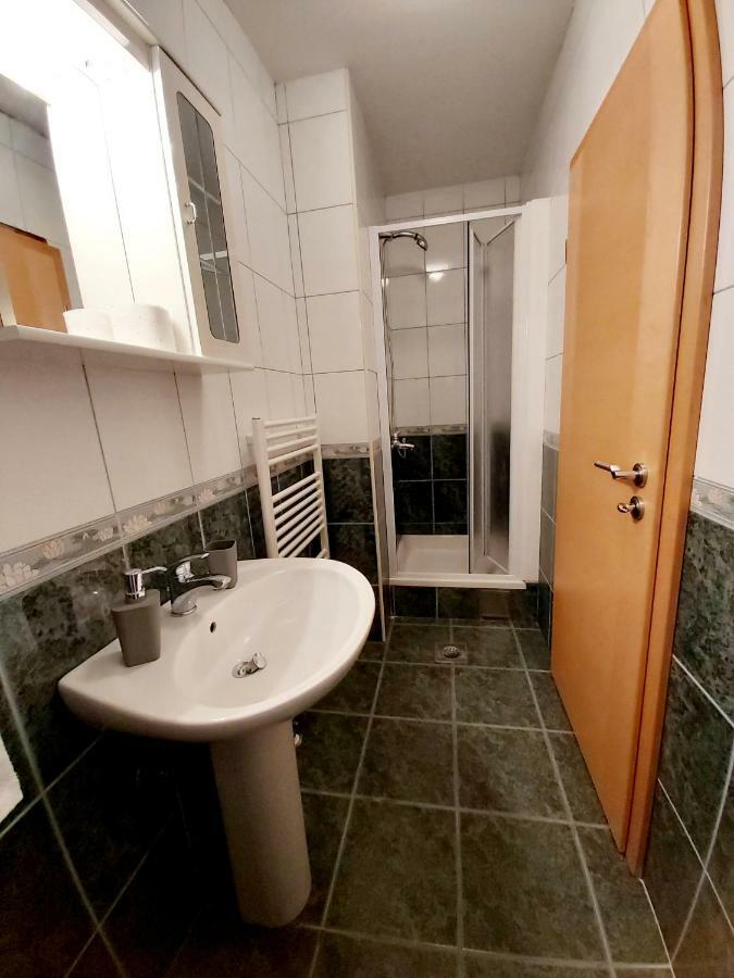 트레빈예 Apartman Kovac 아파트 외부 사진